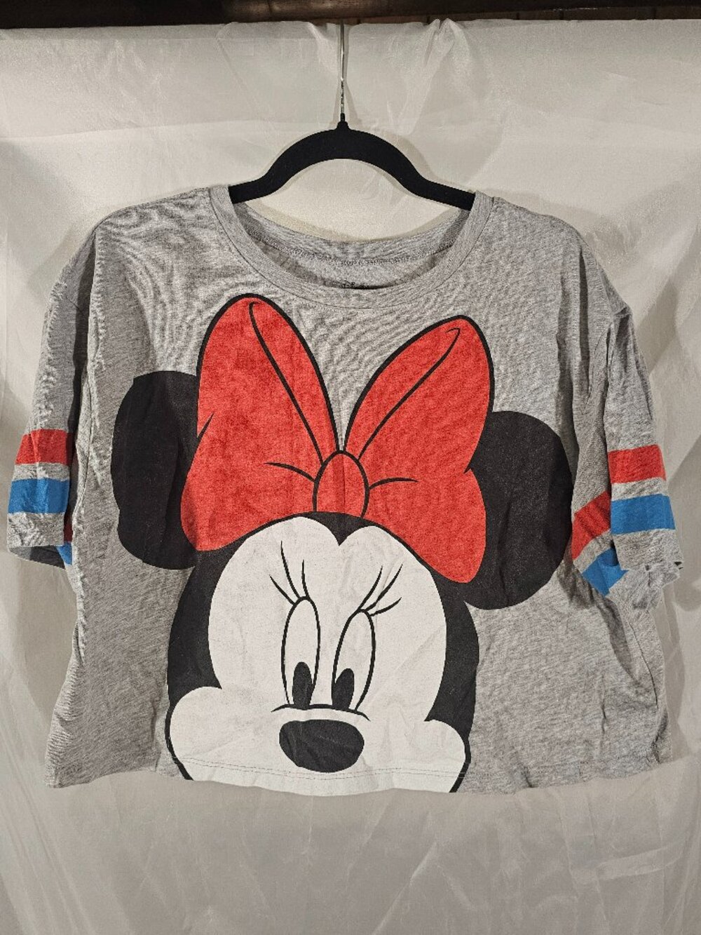 Disney Minnie Mouse crop t-shirt. Size XL. Excellent condition.